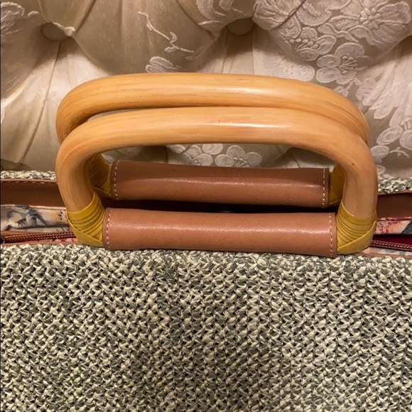 Hand Bag. - Picture 3 of 5